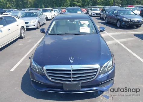 2018 Mercedes-Benz E 300 4Matic z USA, uszkodzony, nr VIN WDDZF4KB9JA362051